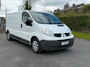 ABSOLUTELY IMMACULATE 2013 LWB RENAULT TRAFIC - Image 2