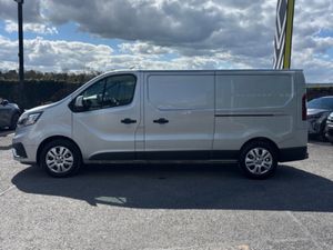 Renault Trafic 150bhp Sport with extras - Image 4