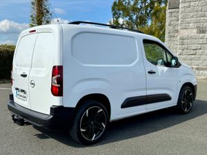 2023 Opel Combo 1.5 DIESEL 3 SEATS , NO VAT - Image 3