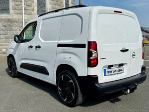 2023 Opel Combo 1.5 DIESEL 3 SEATS , NO VAT - Image 4