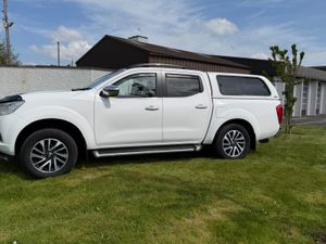 ABSOLUTELY STUNNING 2016 NISSAN NAVARA - Image 4