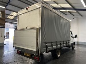 2023 Iveco Daily Curtain Sider Van - Image 3