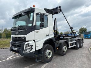 2023 Volvo FMX Hookloader - Image 3