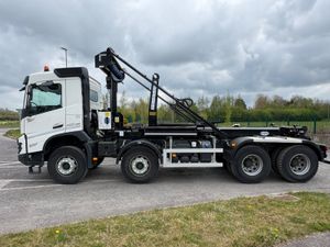 2023 Volvo FMX Hookloader - Image 4