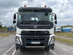 2023 Volvo FMX Hookloader - Image 2