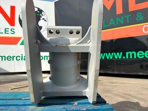 UNUSED ROTATING MOTOT / TILTING HITCH....1613d. - Image 3