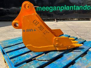 UNUSED 12" DIGGING BUCKET.....45mm PINS...2583d - Image 2