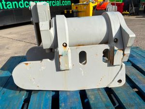 REVOLVING CYLINDER / TILTING HITCH MOTOR.. - Image 2