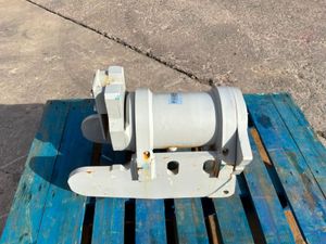 REVOLVING CYLINDER / TILTING HITCH MOTOR.. - Image 3