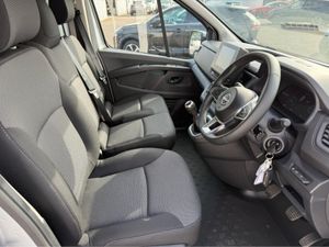 Nissan Primastar Free Towbar or Ply LWB SV PREMIUM - Image 3