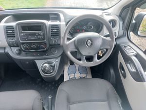 RENAULT TRAFIC 162' 6 SEATER CREWCAB - Image 4