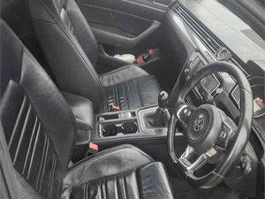 2015 volkswagen passat 2.0 rline 190bhp - Image 2