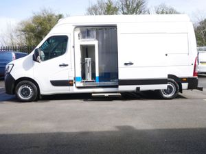 2021 Renault Master Refrigerated Van - Image 2