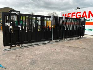 26ft TWIN ENTRY ELECTRIC SLIDING GATE.......2800d. - Image 2
