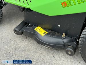 2023 Etesia Hydro 100 –  Ride-On Mower - Image 4