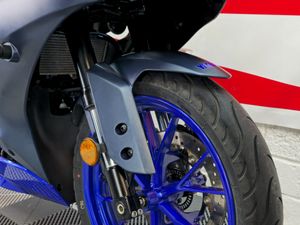 2023 Yamaha YZF125R - Image 4