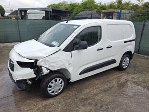 202 Opel Combo 1.5 Diesel - Image 3