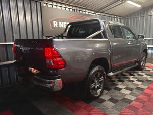 2025 Toyota Hilux Diesel Manual 5 Seat N1 - Image 4