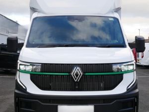 2026 Renault Master Luton Box Van - Image 2
