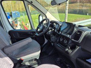 2025 Sunlight A70 Manual. Low mileage. - Image 4