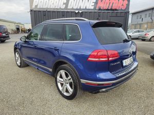 181 Volkswagen Touareg R LIne CREWCAB - Image 2