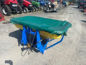 Fleming V800 Fertiliser Spreader - Image 3