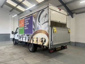 2022 Iveco Daily Curtain Sider Van - Image 3