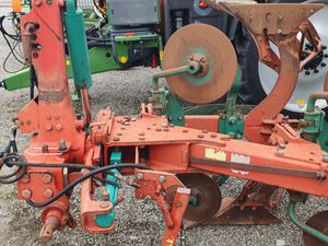 Kverneland 4 Furrow 16 inch  Reversible Plough - Image 2