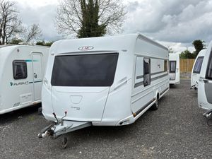 LMC 595 VIP 4 berth fixed island bed Caravan - Image 2