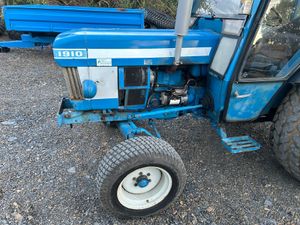 Ford 1910 Compact Tractor - Image 2