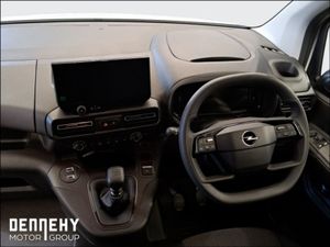 Opel Combo Komfort 3 Seater L1H1 1.5 D 100PS - Image 3