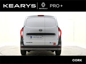 Nissan TOWNSTAR SWB PAB VAN 6DR Auto 45kwh - DEMO - Image 2