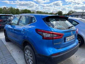 19 Qashqai XE 1.3 Petrol Auto NCT 1/27 70km Starts - Image 4