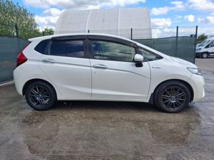 2016 Honda Fit Hybrid Automatic..Light Damage - Image 2