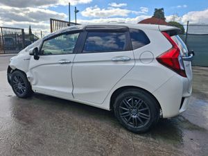 2016 Honda Fit Hybrid Automatic..Light Damage - Image 4