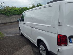 🔥22 VW TRANSPORTER WITH A/C🔥 - Image 4