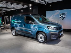 2026 Peugeot Partner in Blue 1.5L Diesel Manual - Image 2