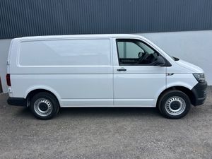 2019 Volkswagen Transporter - Automatic / 104kms - Image 3