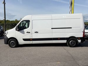 Renault Master LM35  LOW KMS ex vat price displaye - Image 4