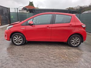 2018 Toyota Yaris  automatic Hybrid 80km - Image 4