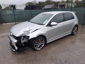 2015 Volkswagen Golf  Light Damage - Image 2