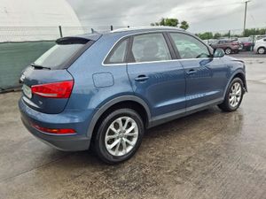 172 Audi Q3 2.0 TDI Automatic Light Damage - Image 2