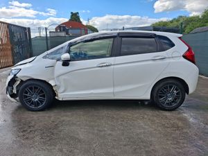 2016 Honda Fit Hybrid Automatic.Light Damage - Image 4