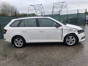 201 Skoda Fabia Ambition 1.0L Petrol - Image 2