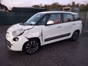 152 Fiat 500.   7 seater Light Damage - Image 2