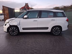 152 Fiat 500.   7 seater Light Damage - Image 3