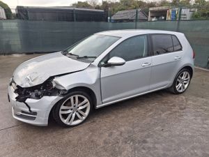 2015 Volkswagen Golf TDI - Image 2