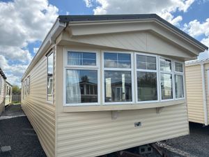 AN EVEN GRANDER WILLERBY GRANADA 38X12X2BED - Image 2