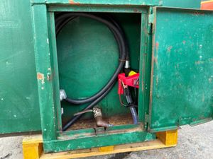 2500lts DIESEL FUEL  BOWSER TANK 12 VOLT ..465d - Image 4
