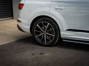 Audi Q7 3.0tdi Black Edition 50 QTR *COMMERCIAL* P - Image 4